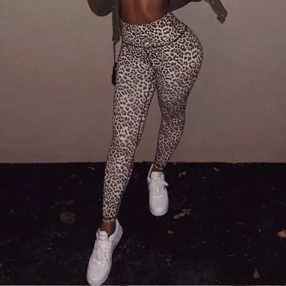 ✨Lycra Leopard Print Leggings✨ - Picture 5 of 7